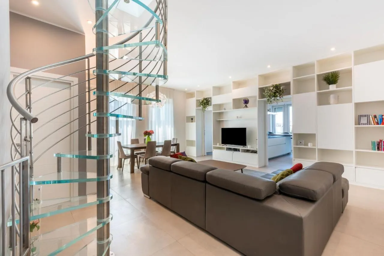 Apartament Easylife - Wonderful Penthouse With Terrace A Few Steps From The Duomo Mediolan 0*,