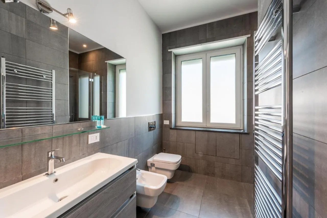 Easylife - Wonderful Penthouse With Terrace A Few Steps From The Duomo Lägenhet Milano