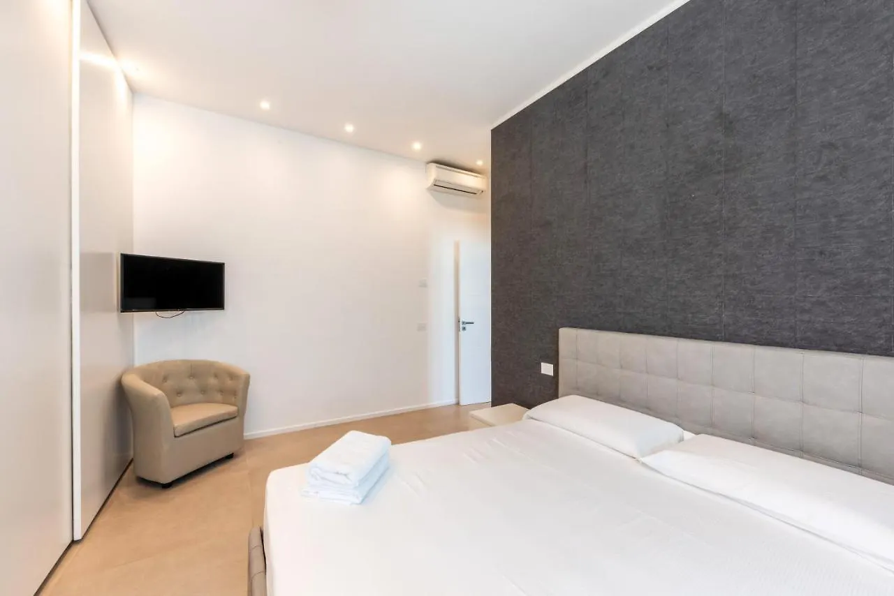 Easylife - Wonderful Penthouse With Terrace A Few Steps From The Duomo Lägenhet Milano