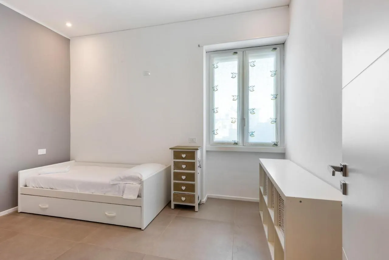Easylife - Wonderful Penthouse With Terrace A Few Steps From The Duomo Lägenhet Milano