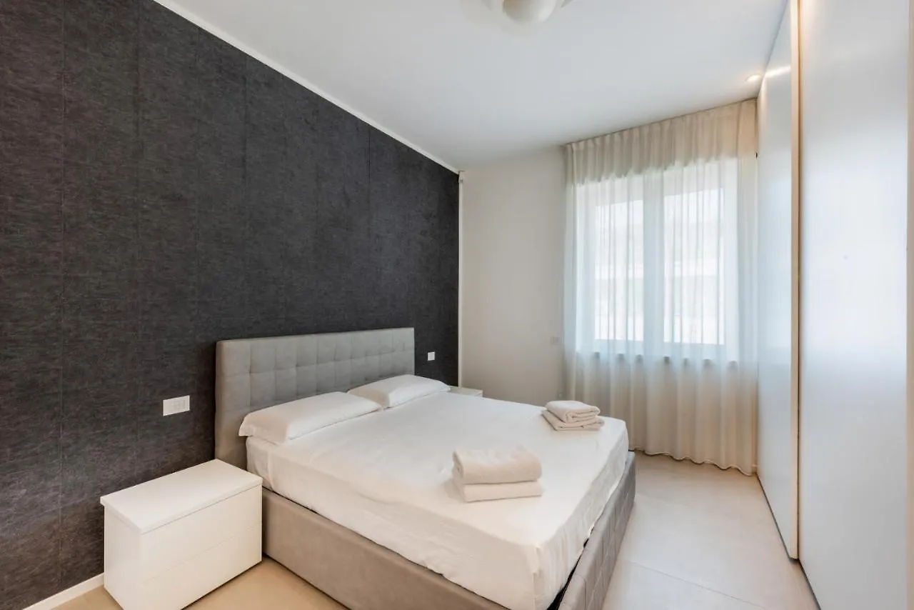 Easylife - Wonderful Penthouse With Terrace A Few Steps From The Duomo Lägenhet Milano